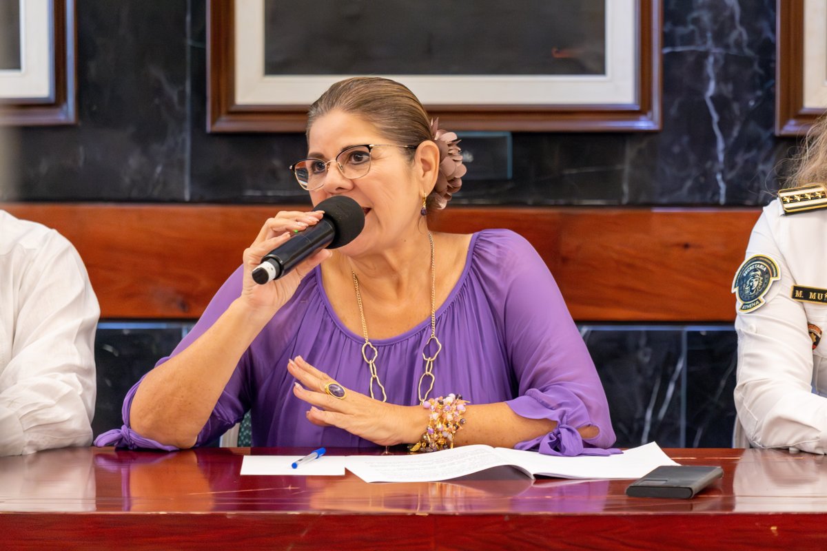 LIZ HERNÁNDEZ: “LISTA PARA TRABAJAR CON AMOR Y COMPROMISO POR CAMPECHE JUNTO A LA GOBERNADORA LAYDA SANSORES”