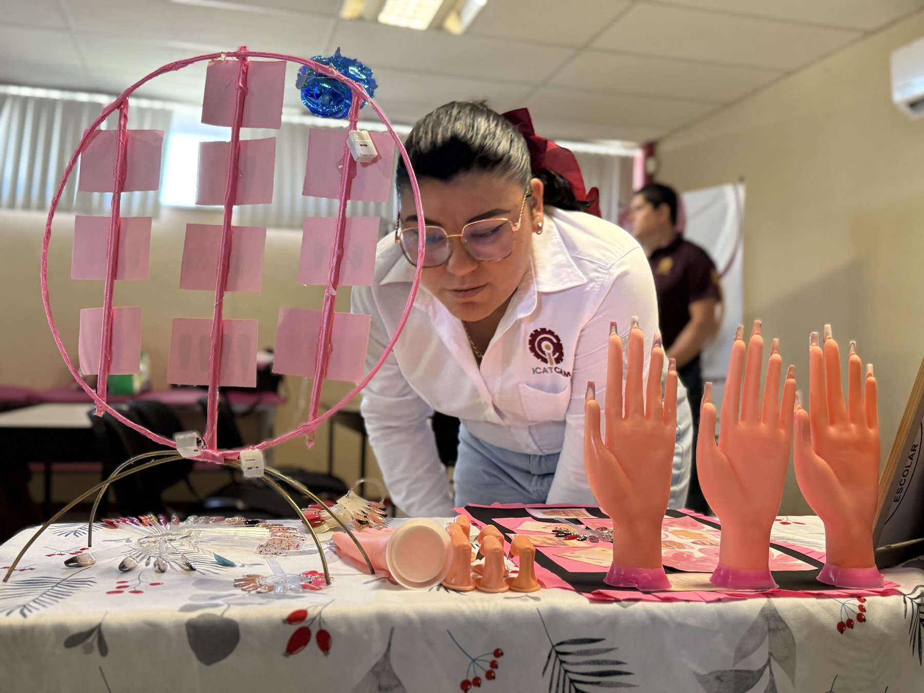 EL ICAT PLANTEL CHAMPOTÓN RECONOCE EL ÉXITO DE SUS ALUMNAS EN LOS CURSOS DE LA IMAGEN Y BIENESTAR PERSONAL