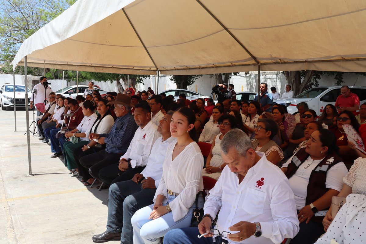 IEEA RECIBE PARQUE VEHICULAR PARA SUS OPERACIONES EDUCATIVAS