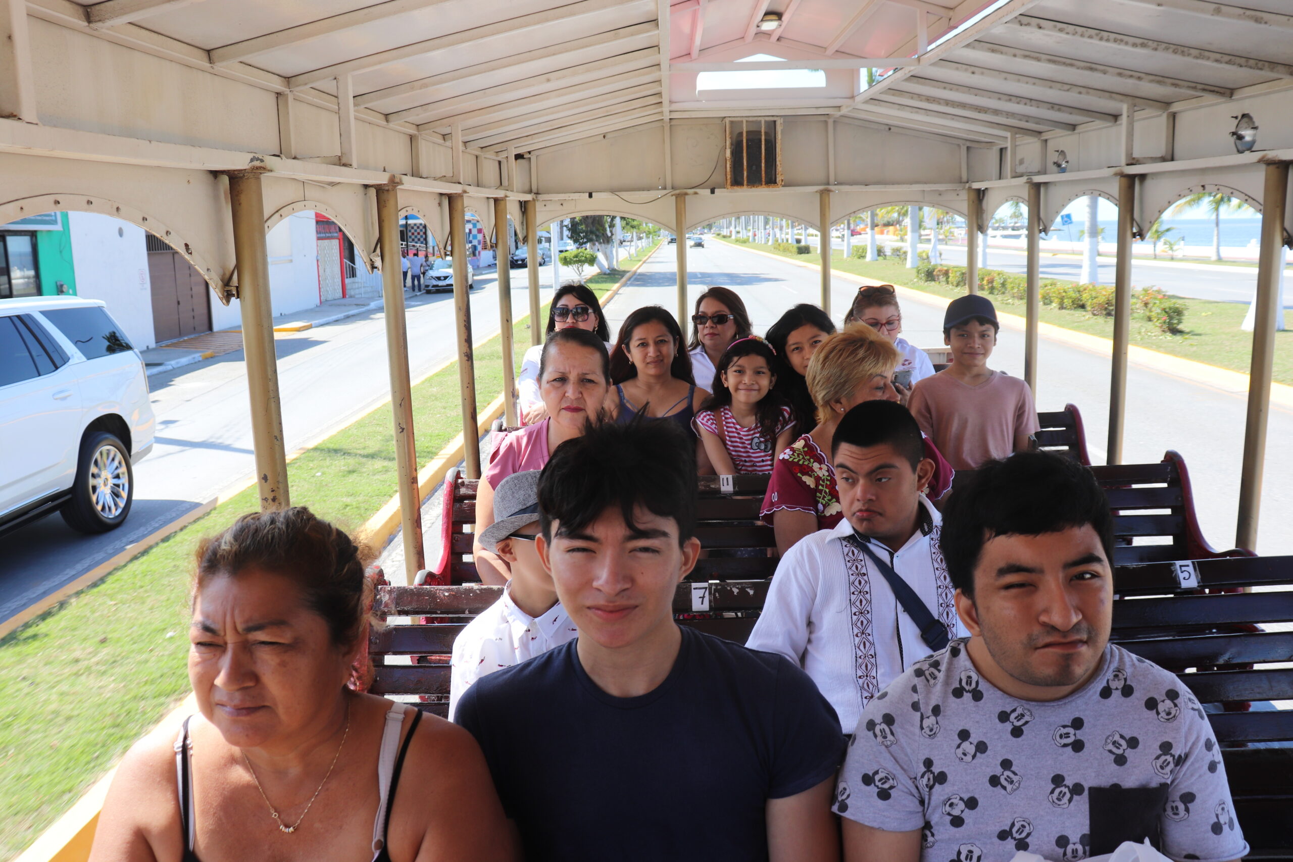 PROMOVIENDO LA INCLUSIÓN Y EL CONOCIMIENTO