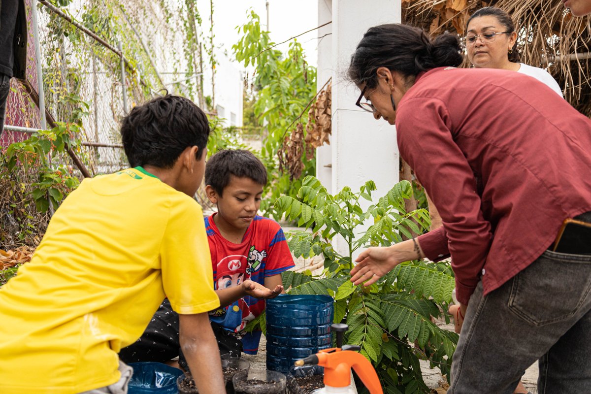SEMABICCE LLEVA TALLER DE HUERTOS A LOS CDC DE CAMPECHE