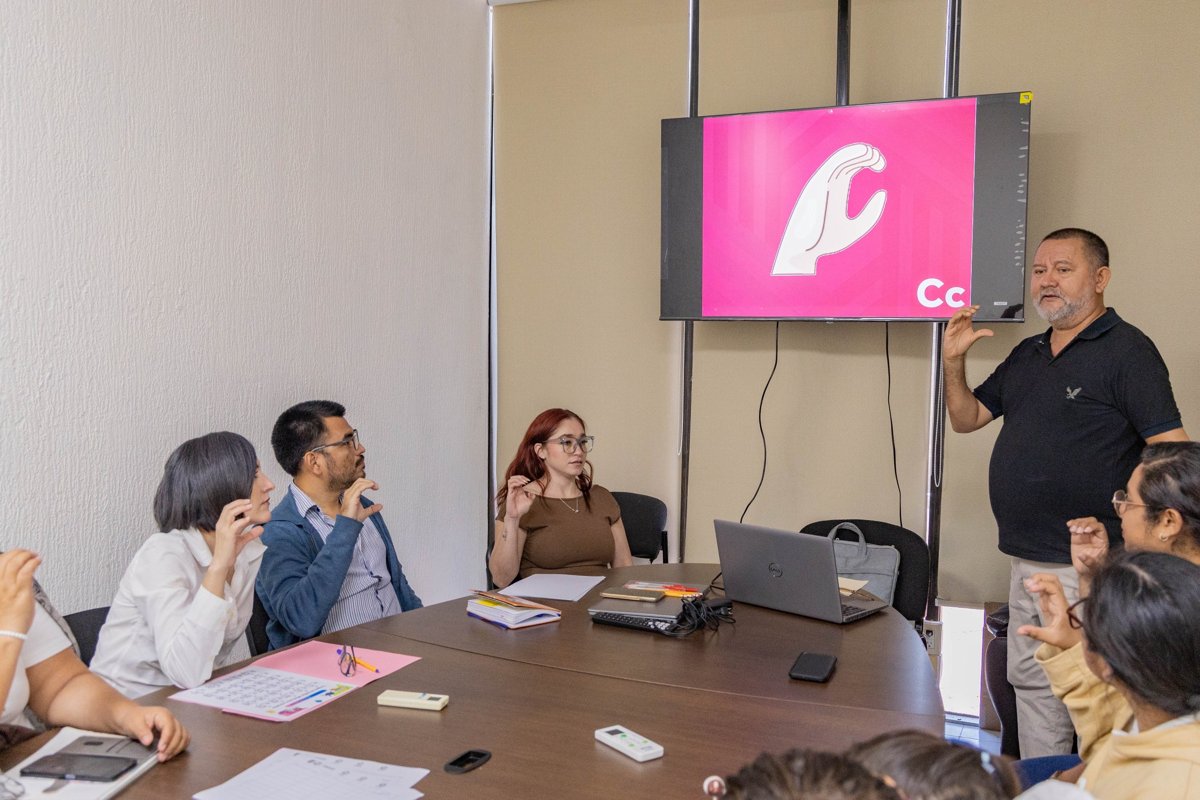 SEMAIG FORTALECE SUS CAPACIDADES EN INCLUSIÓN CON CURSO DE LENGUA DE SEÑAS MEXICANA