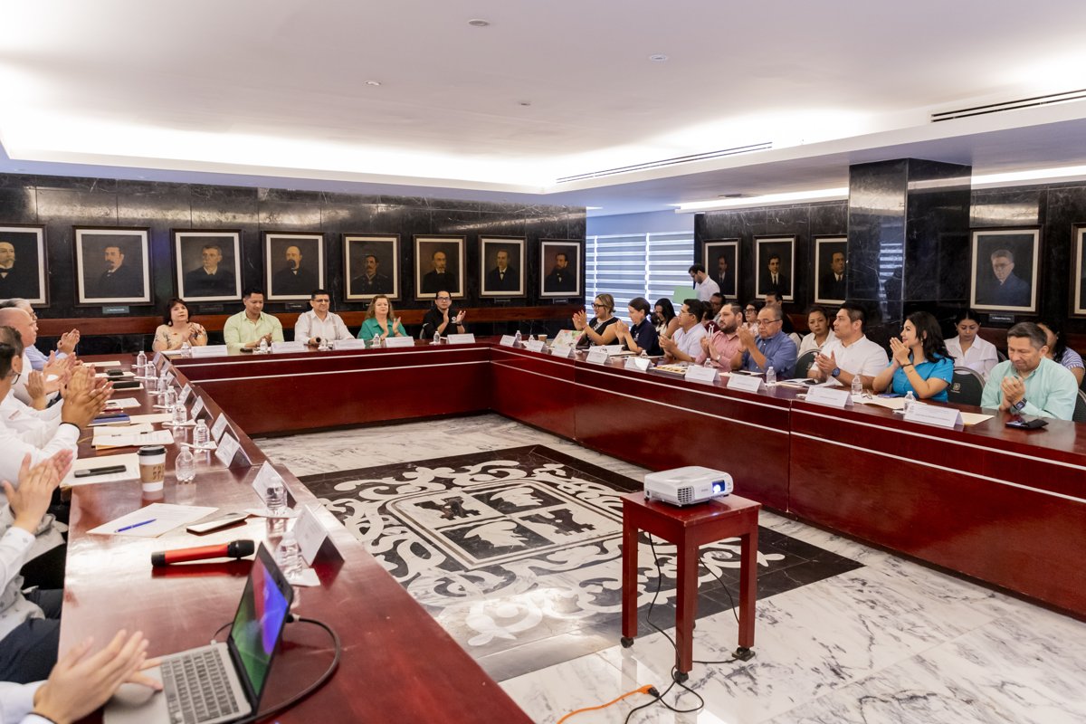 SE APRUEBA EL CUARTO INFORME DE GOBIERNO EN LA TERCERA SESIÓN EXTRAORDINARIA DEL COPLADECAM