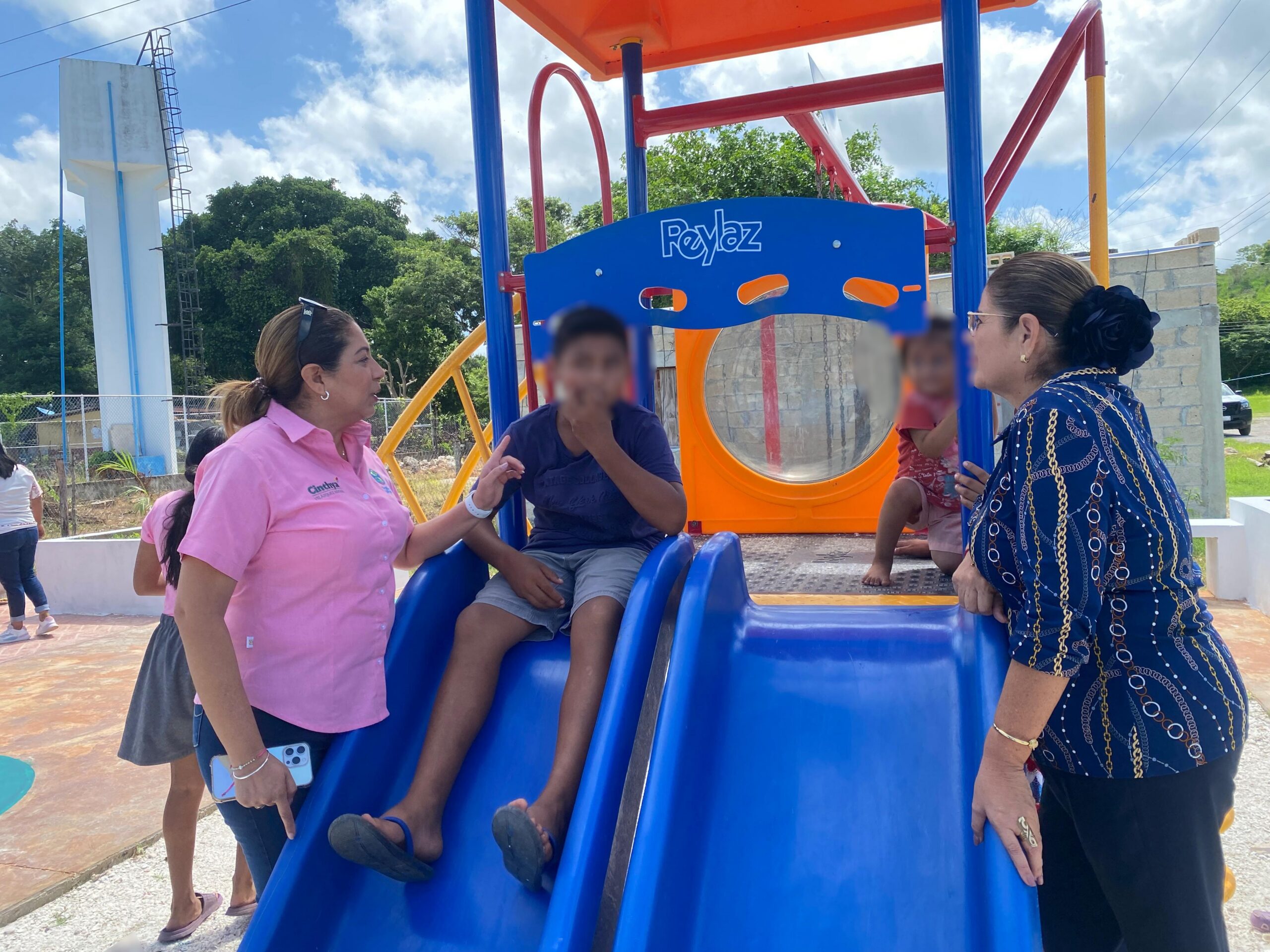 BIENESTAR DONA MÓDULO DE JUEGOS INFANTILES EN HALTUNCHÉN, SEYBAPLAYA