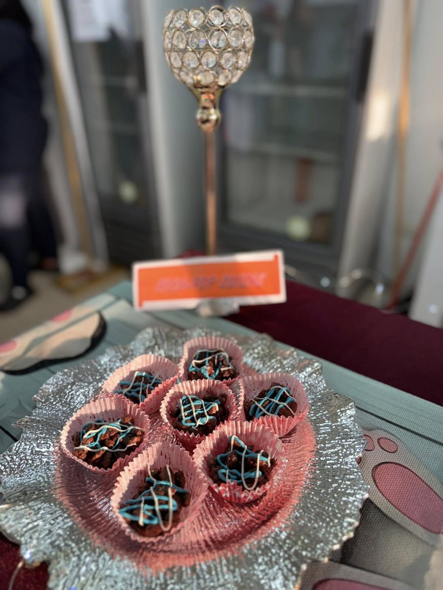 ALUMNOS DEL ICAT CARMEN CULMINAN MÓDULO DE REPOSTERÍA CON GRAN EXPOSICIÓN