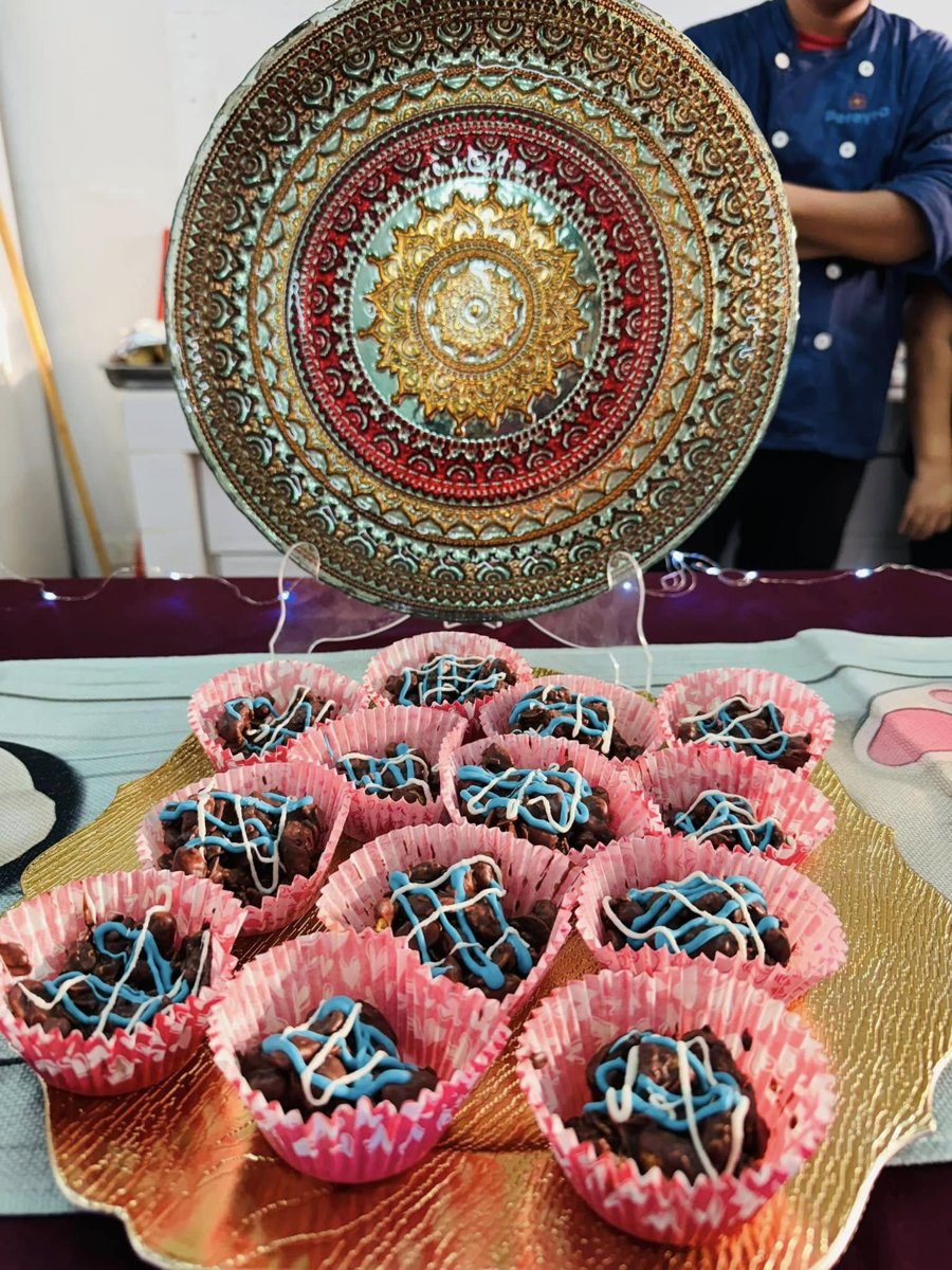 ALUMNOS DEL ICAT CARMEN CULMINAN MÓDULO DE REPOSTERÍA CON GRAN EXPOSICIÓN