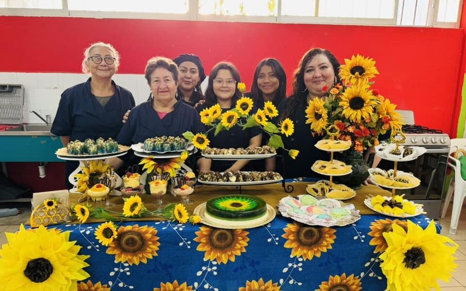 ALUMNOS DEL ICAT CARMEN CULMINAN MÓDULO DE REPOSTERÍA CON GRAN EXPOSICIÓN