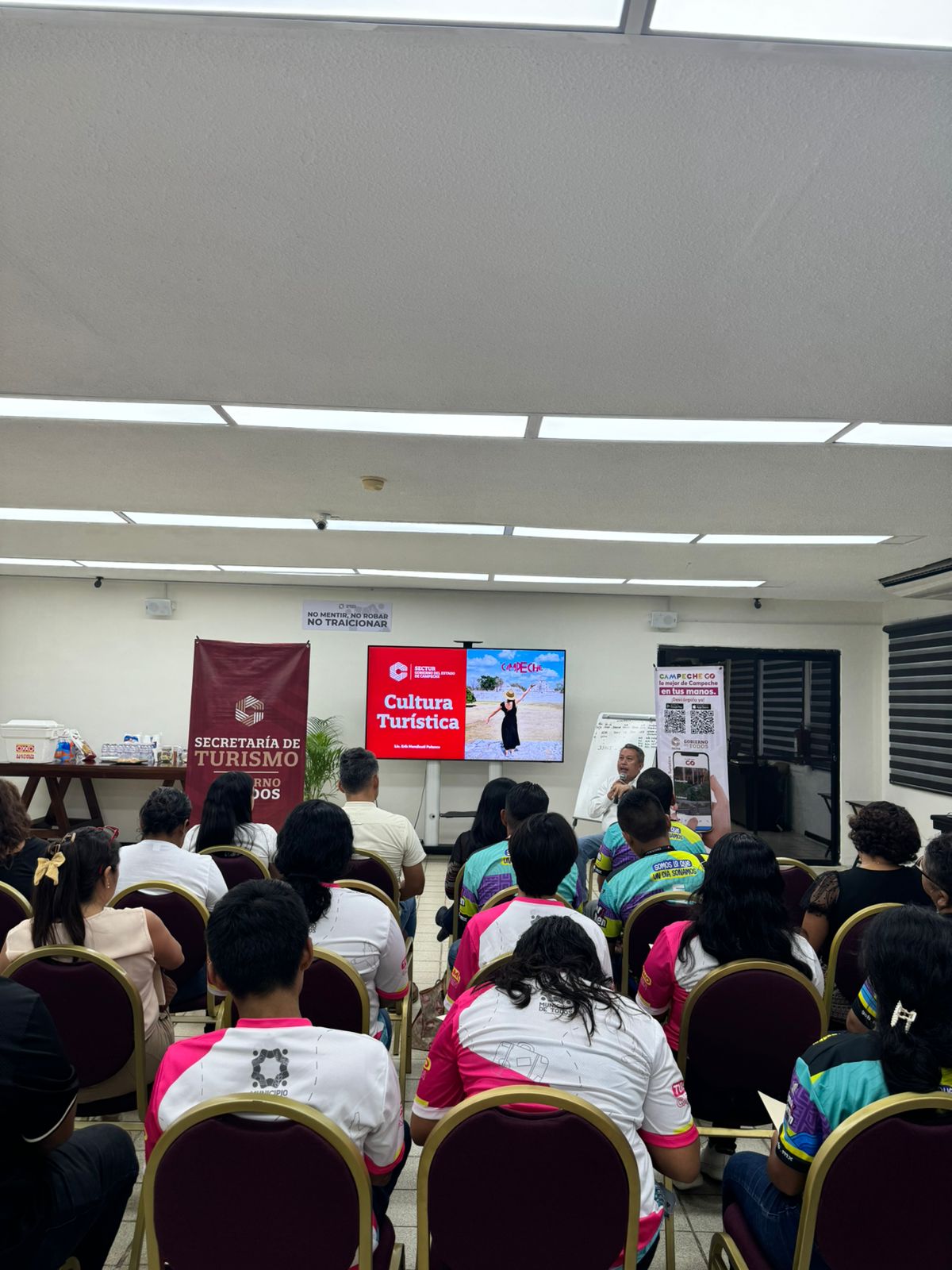 CURSO DE SENSIBILIZACIÓN TURÍSTICA EN CIUDAD DEL CARMEN