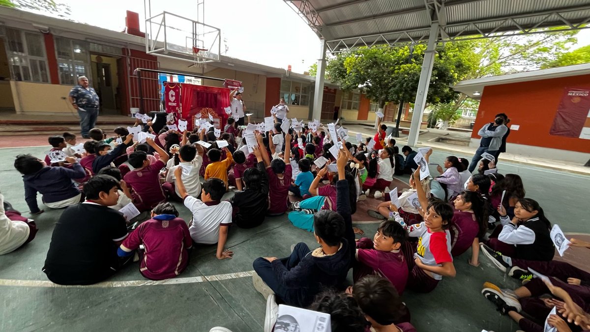 HUGO EL JAGUAR VISITA ESCUELAS DEL ESTADO