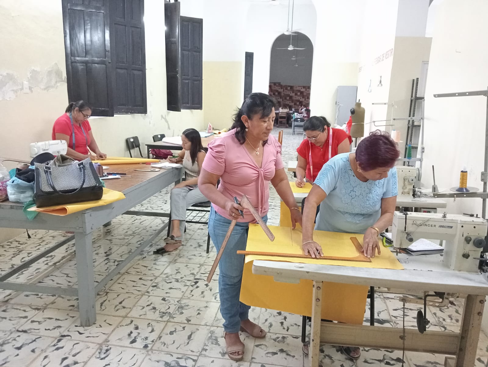 ICAT ACCIÓN MÓVIL DZITBALCHÉ IMPULSA EL EMPRENDIMIENTO Y EL DESARROLLO ECONÓMICO A TRAVÉS DE SU OFERTA EDUCATIVA DEL MES DE FEBRERO