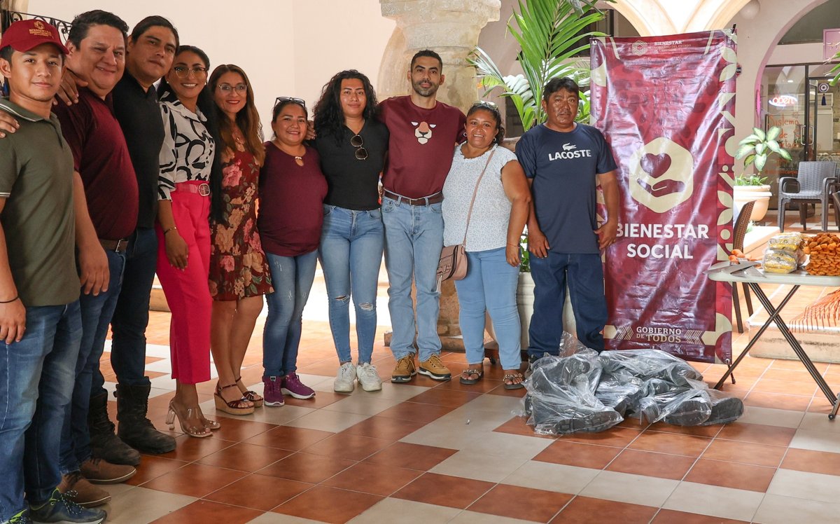 ESCOLTA FEMENINA INTEGRADA POR PPL RECIBEN UNIFORMES