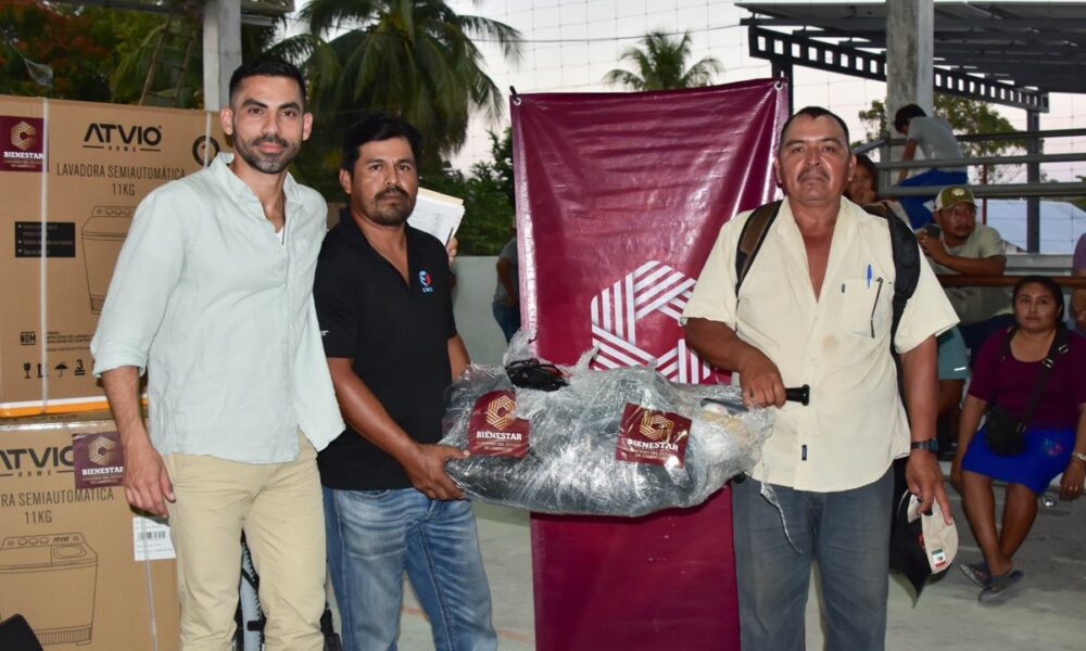 BIENESTAR ENTREGA APOYOS A FAMILIAS DE 18 EJIDOS DE CANDELARIA