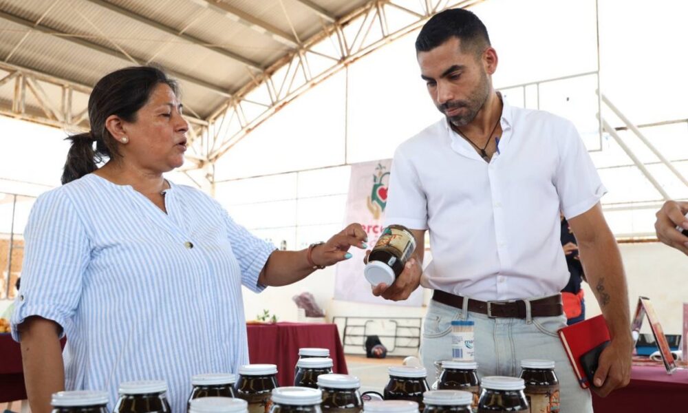 SE PONE EN MARCHA EL MERCADITO DEL JAGUAR PARA FORTALECER LA ECONOMÍA Y SALUD FAMILIAR