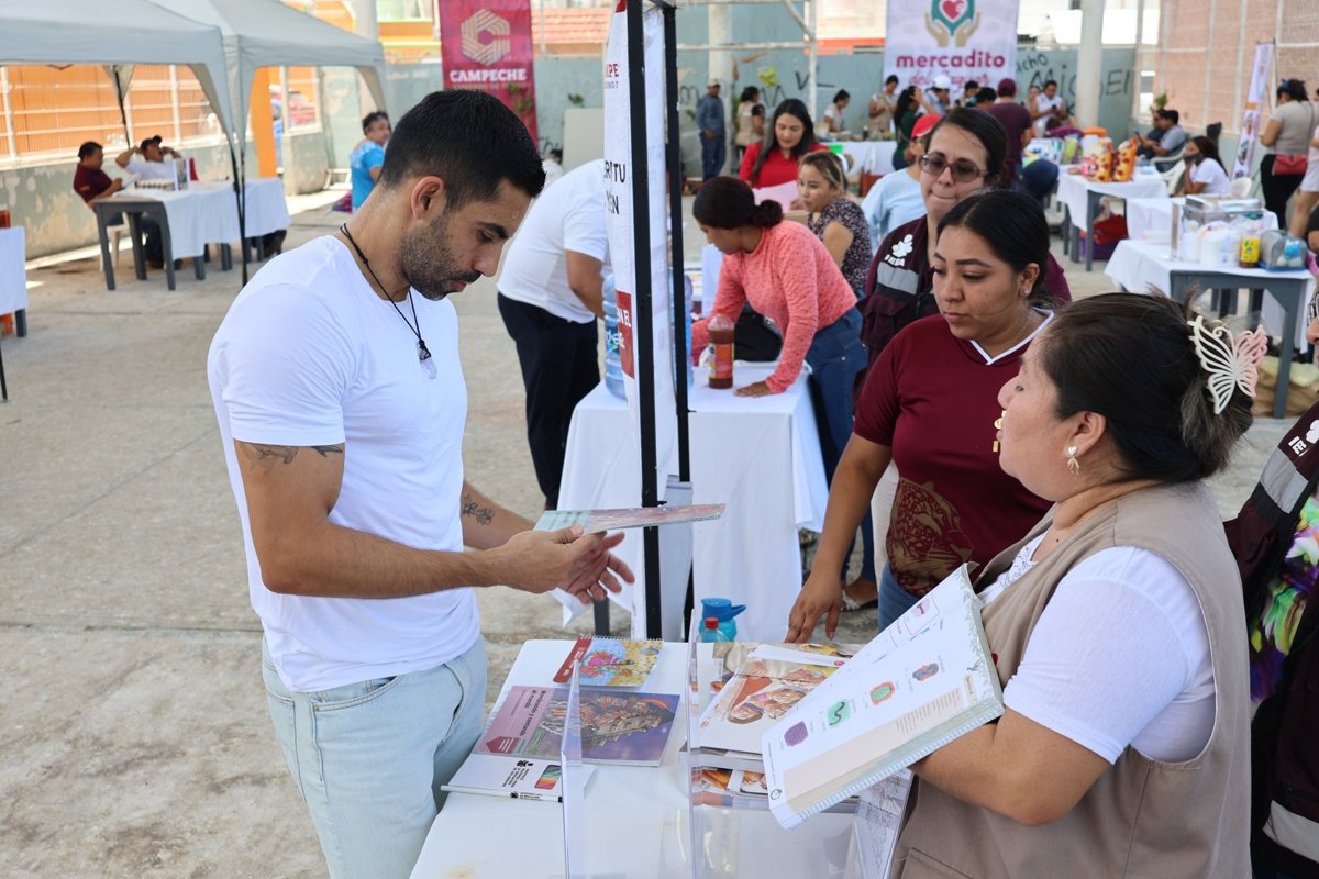 MERCADITO JAGUAR BENEFICIA A LAS FAMILIAS DE LA COLONIA CARMELO