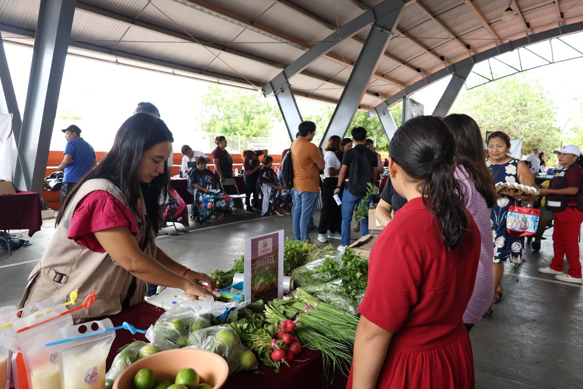 CON ÉXITO SE REALIZA EL MERCADITO DEL JAGUAR EN LA COLONIA FIDEL VELÁZQUEZ