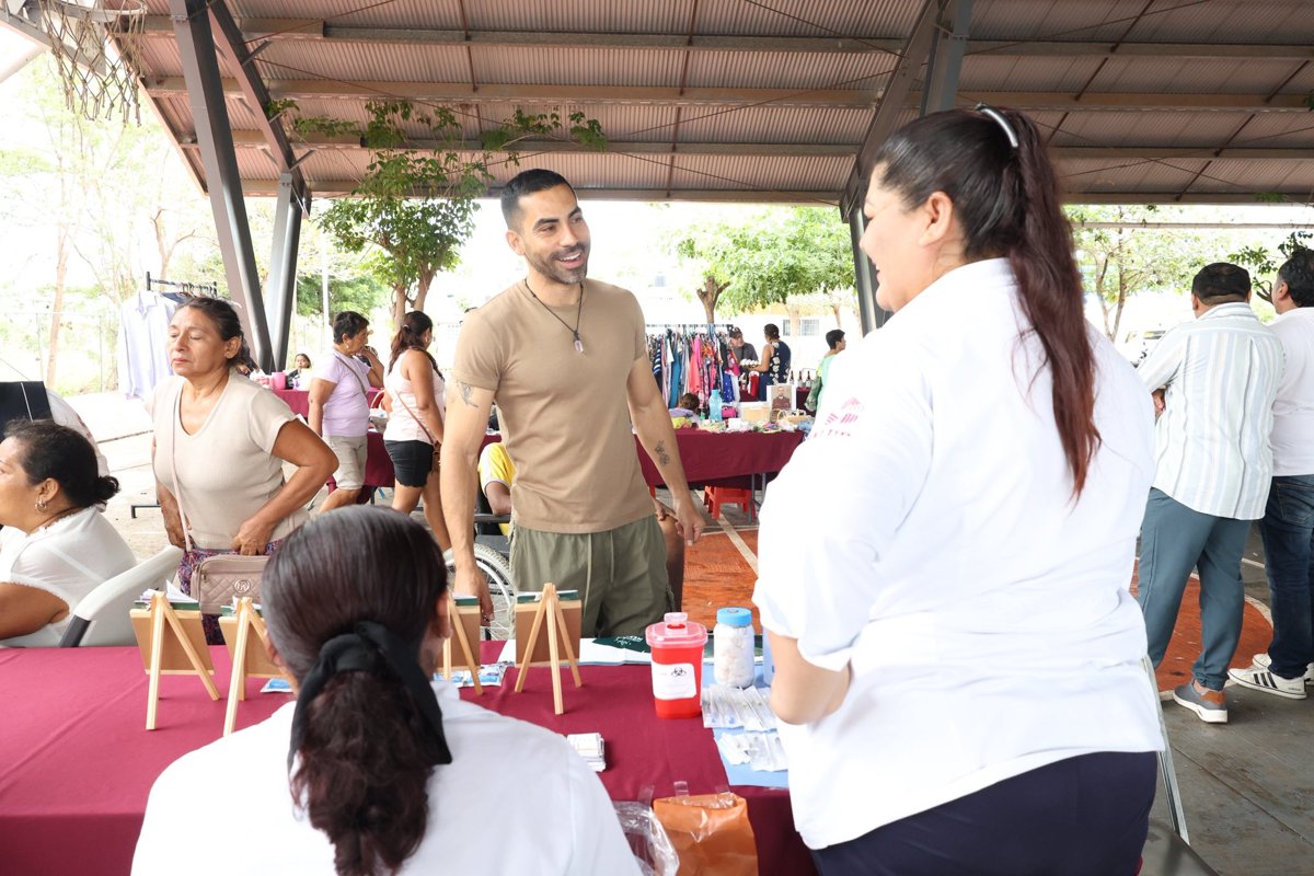 CON ÉXITO SE REALIZA EL MERCADITO DEL JAGUAR EN LA COLONIA FIDEL VELÁZQUEZ