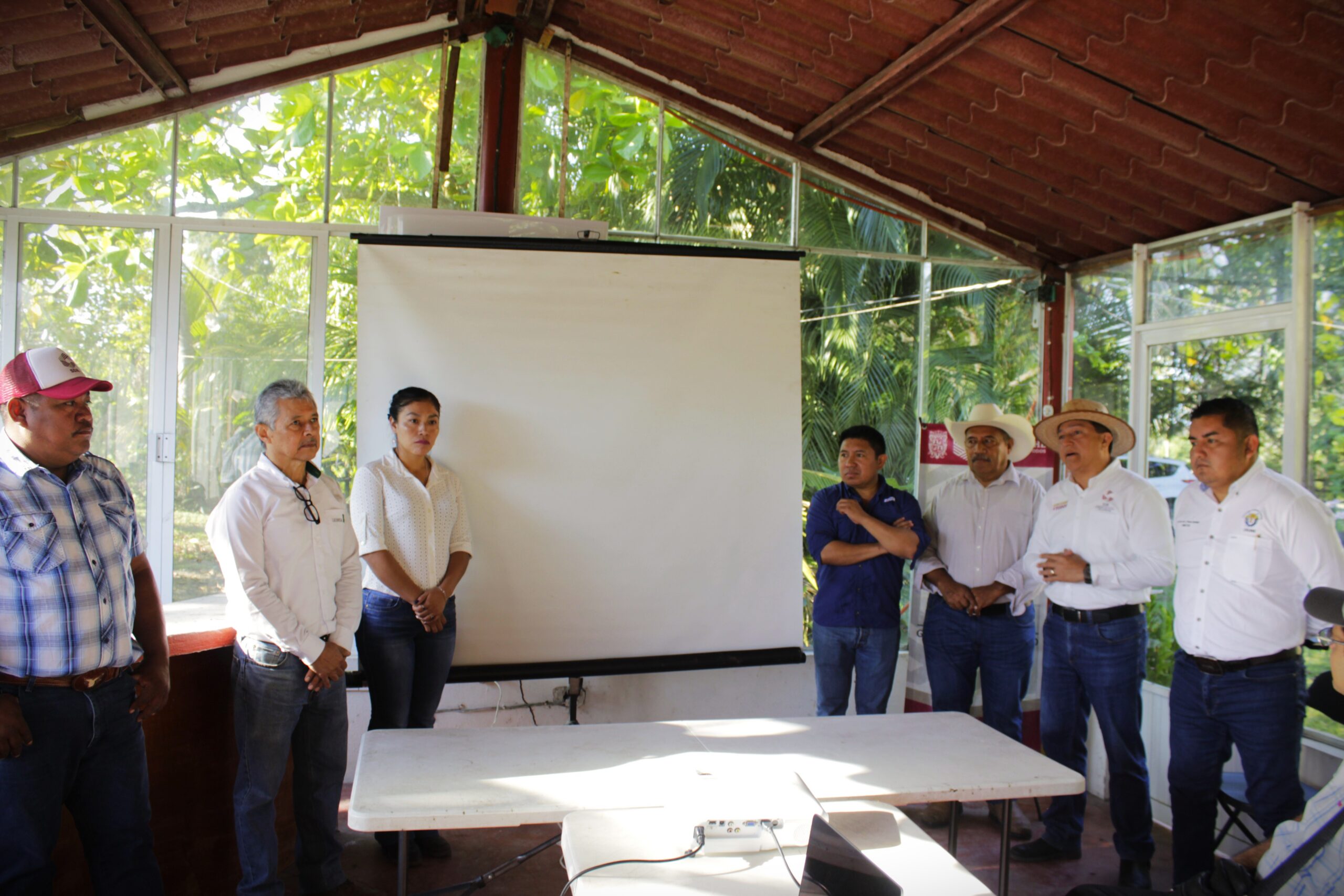 CAPACITACIÓN PARA MEJORAR LA PRODUCCIÓN LECHERA EN PALIZADA