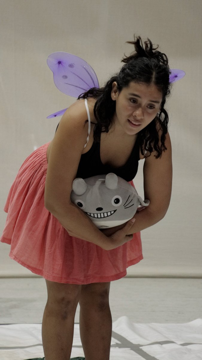 "UN LUGAR OLVIDADO POR DIOS QUE SIGUE BAILANDO Y RIENDO", UNA OBRA QUE DESGARRA, SACUDE Y SIEMBRA PREGUNTAS