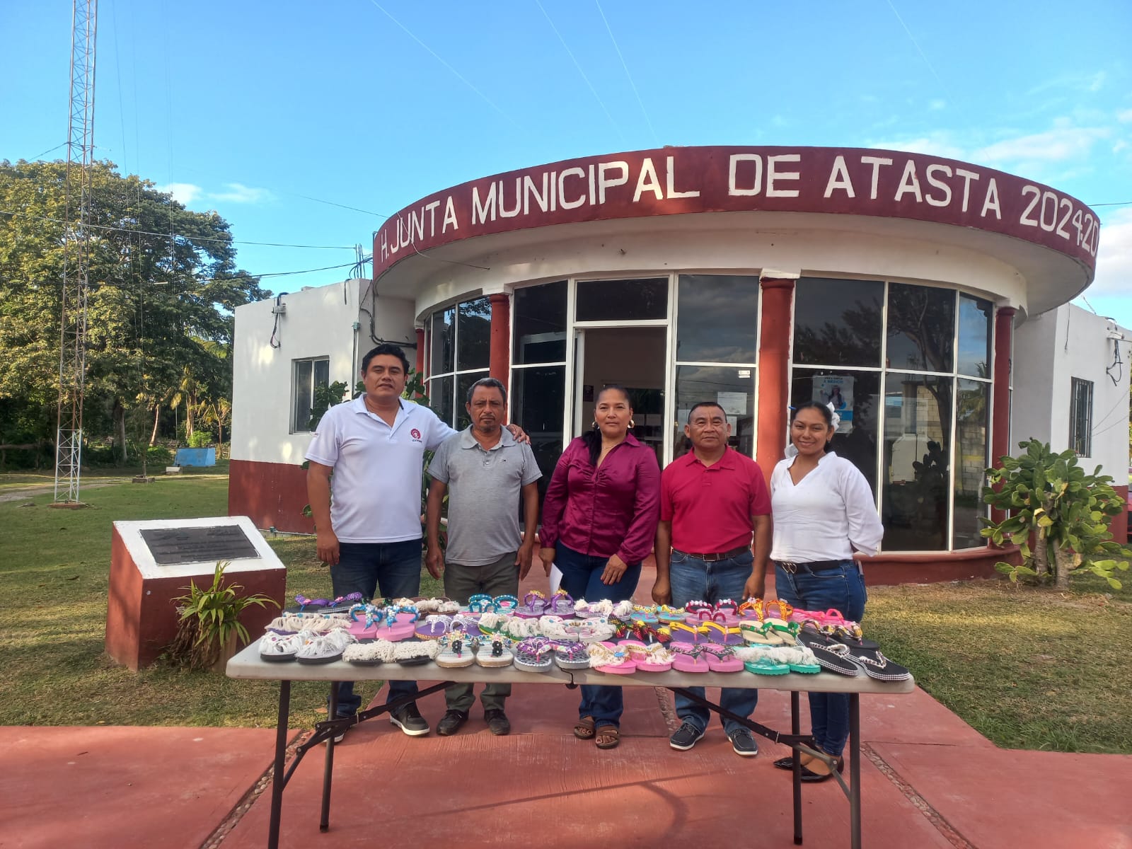 ICAT ACCIÓN MÓVIL SEYBAPLAYA INICIA CURSOS DE ALIMENTOS Y BEBIDAS