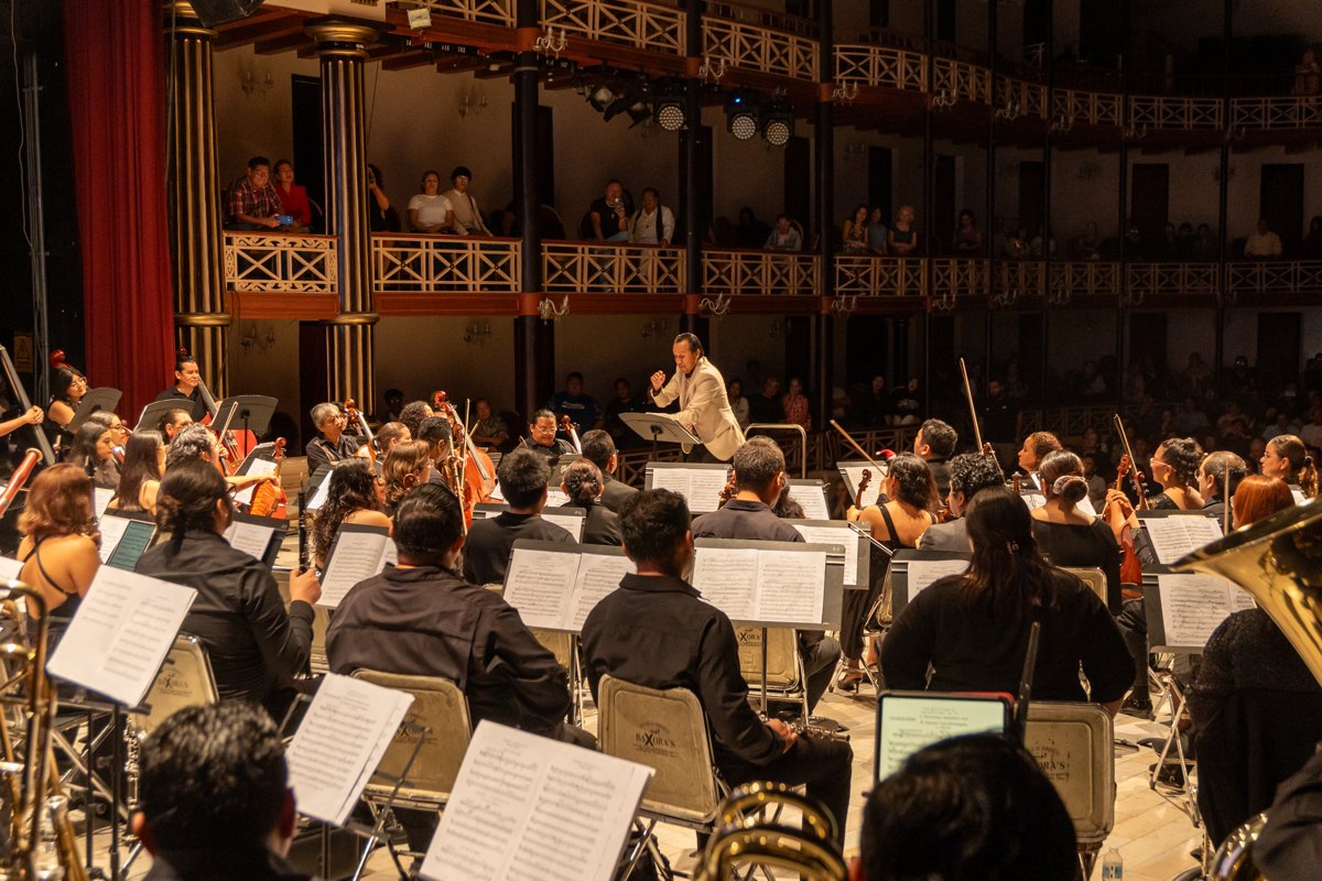"CUCHILLO ARISTOTÉLICO", UNA REFLEXIÓN SOBRE LOS FUNDAMENTOS DEL DRAMA, SE PRESENTÓ EN EL FESTIVAL DEL CENTRO HISTÓRICO DE CAMPECHE