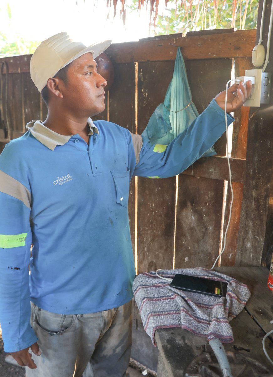GOBIERNO DE TODOS LLEVA LUZ Y ESPERANZA A HOGARES DE CANDELARIA