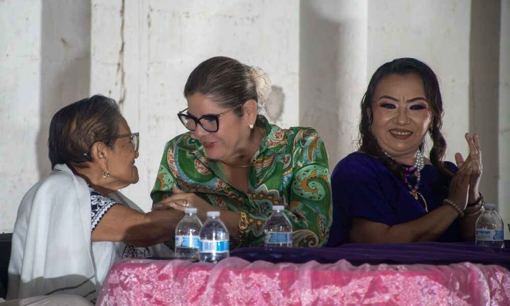 TIEMPO DE MUJERES: SEGOB RECONOCE A PROMOTORA DE LA EDUCACIÓN EN HECELCHAKÁN EN EL MARCO DEL 8M