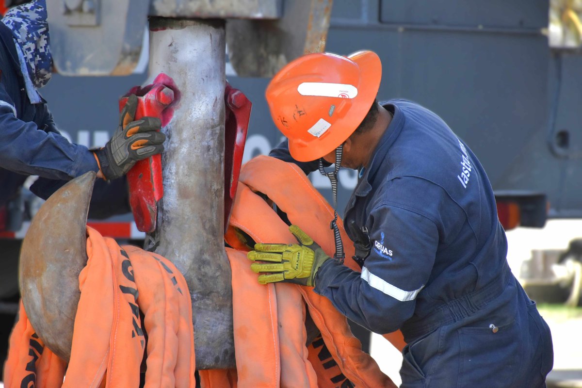 APICAM RETIRA DOS EMBARCACIONES DEL PUERTO DE LERMA