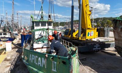 APICAM RETIRA DOS EMBARCACIONES DEL PUERTO DE LERMA