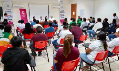PRESENTA SECRETARIO DE EDUCACIÓN, VÍCTOR SARMIENTO MALDONADO, A DIANA CAMPOS COMO DIRECTORA GENERAL DEL ITESHOPELCHÉN
