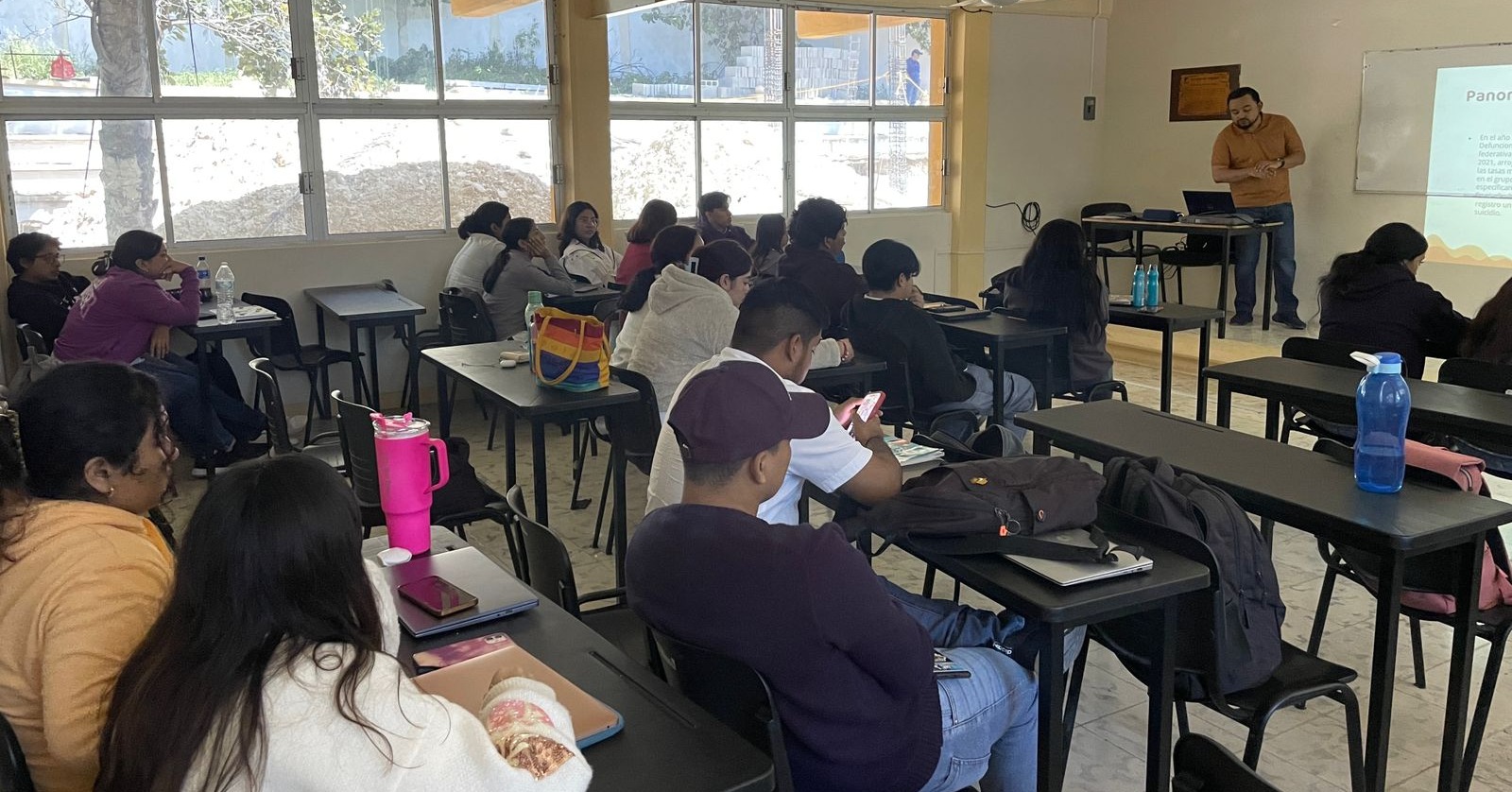 IMPARTEN PLÁTICAS PARA LA PREVENCIÓN DEL EMBARAZO EN ADOLESCENTES Y DE LA VIOLENCIA A TRAVÉS DEL PROGRAMA DE JOVEN A JOVEN