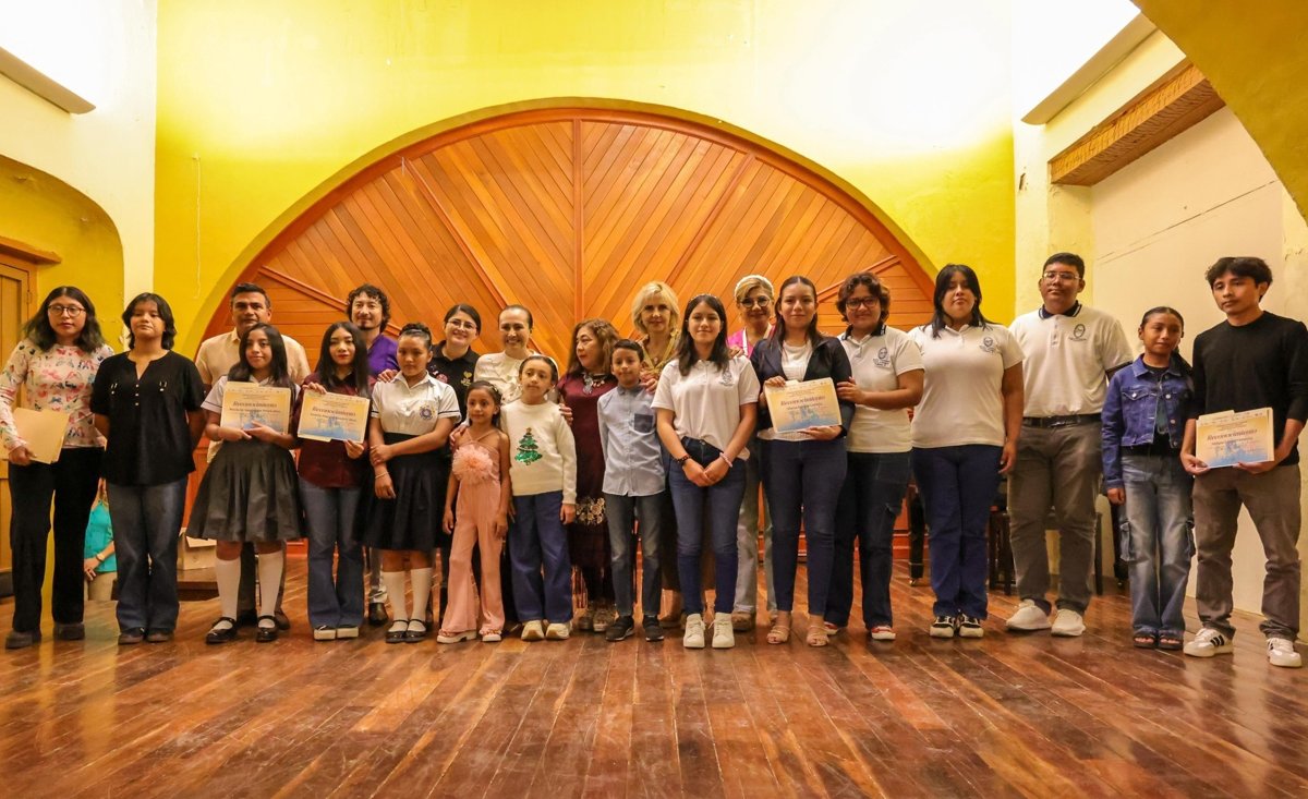 EN CEREMONIA DE PREMIACIÓN RECONOCEN A 15 GANADORES DE LA FASE ESTATAL DEL 32º. CONCURSO NACIONAL DE DIBUJO Y PINTURA INFANTIL Y JUVENIL 2025