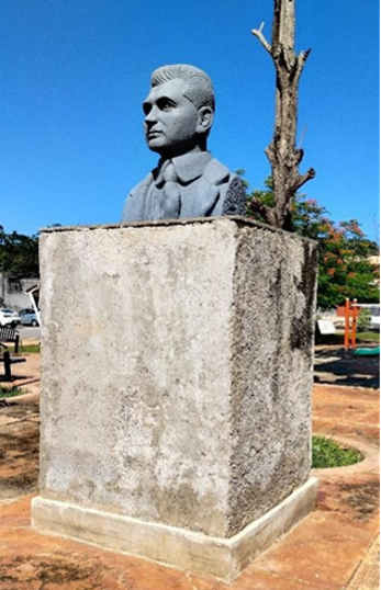 APCEC RESTAURA HISTÓRICO BUSTO DE FELIPE CARRILLO PUERTO