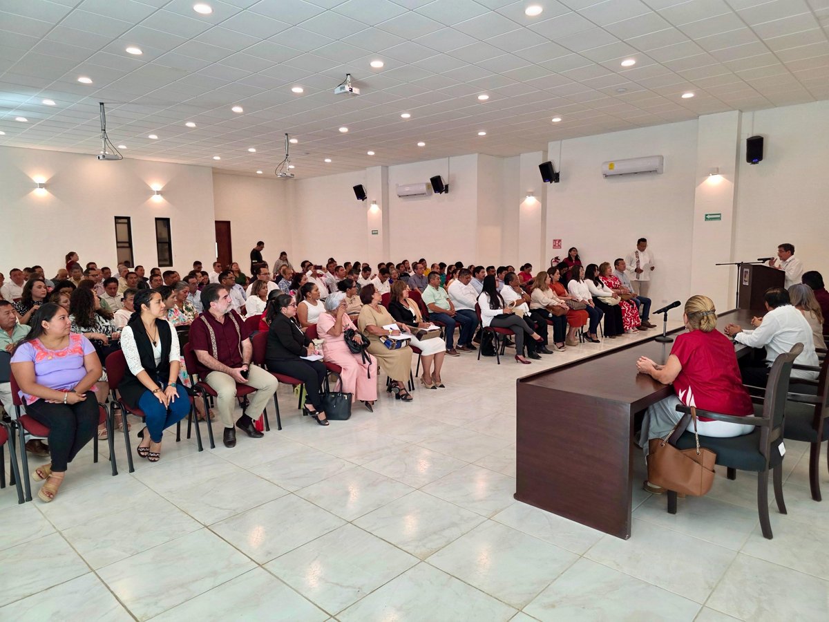 SE LLEVÓ A CABO PRIMERA REUNIÓN DE TRABAJO CON PERSONAL DE SUPERVISIÓN PREVIO AL INICIO DEL CICLO ESCOLAR 2025-2026 EN EDUCACIÓN BÁSICA