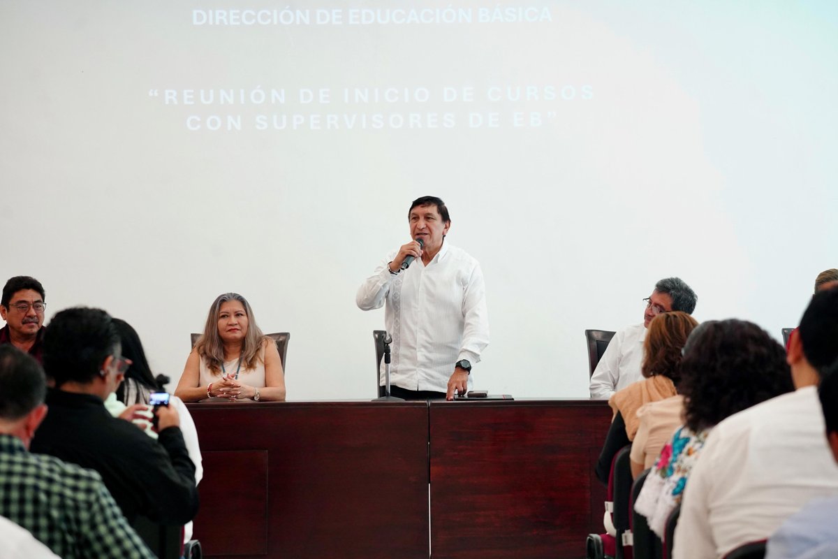 SE LLEVÓ A CABO PRIMERA REUNIÓN DE TRABAJO CON PERSONAL DE SUPERVISIÓN PREVIO AL INICIO DEL CICLO ESCOLAR 2025-2026 EN EDUCACIÓN BÁSICA