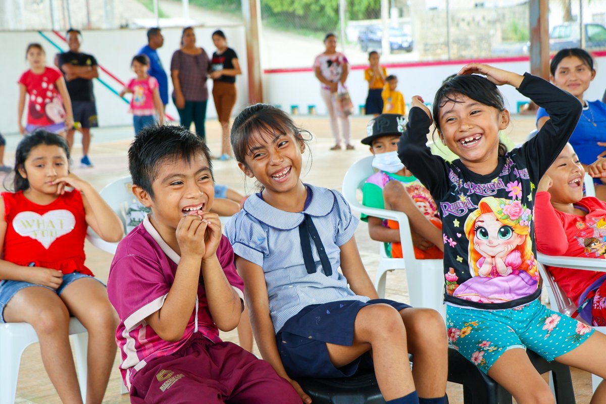 SONRISAS, JUEGOS E ILUSIÓN LLEVARON LOS REYES MAGOS A QUETZAL, BONFIL Y CAYAL