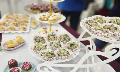 "ALUMNOS DE ICAT CARMEN EXPONEN Y RECIBEN CONSTANCIAS EN REPOSTERÍA"