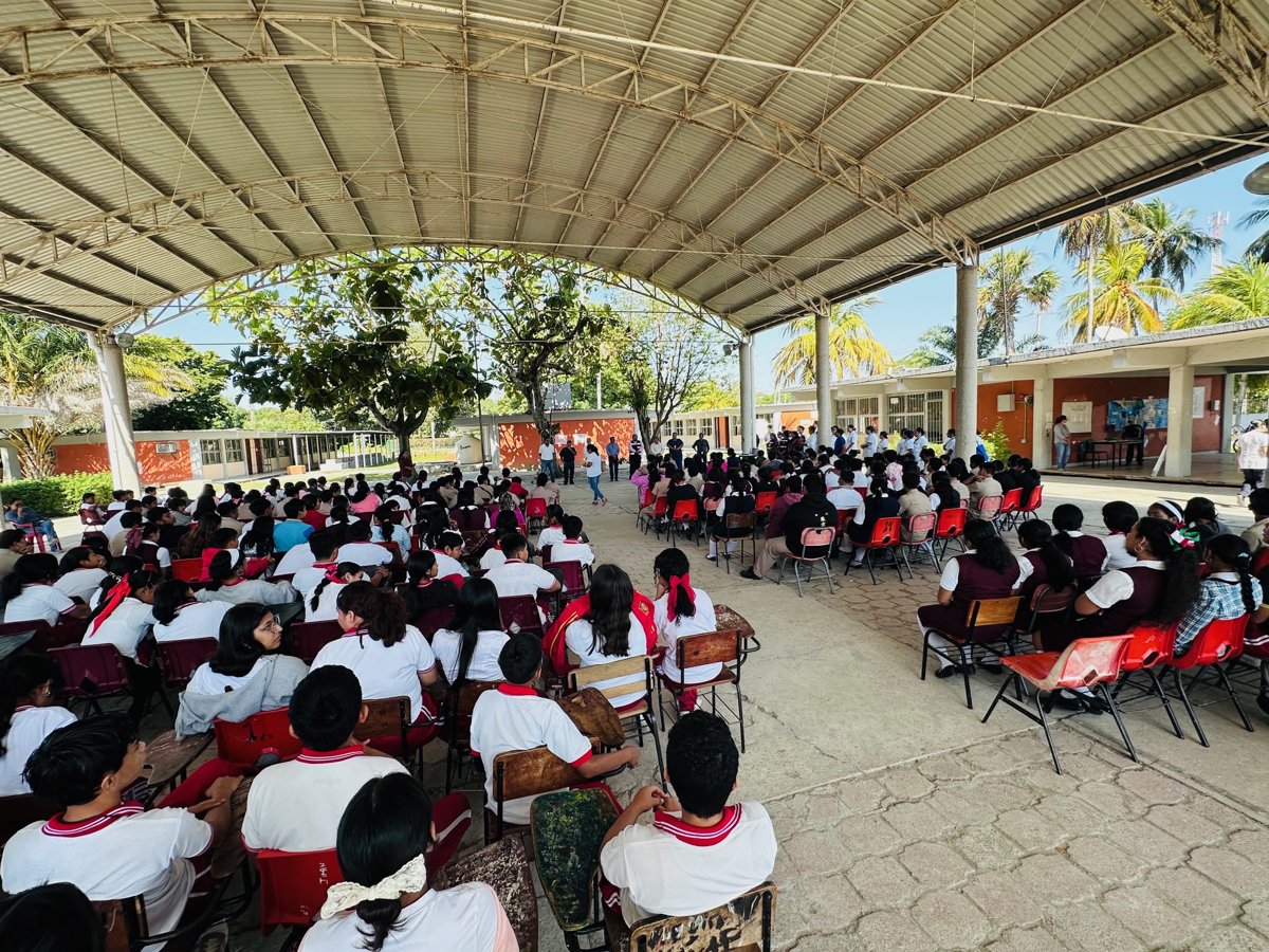 ORIENTAN A JÓVENES EN ESCUELAS DE LA CABECERA MUNICIPAL DE PALIZADA PARA CUIDAR SU SALUD