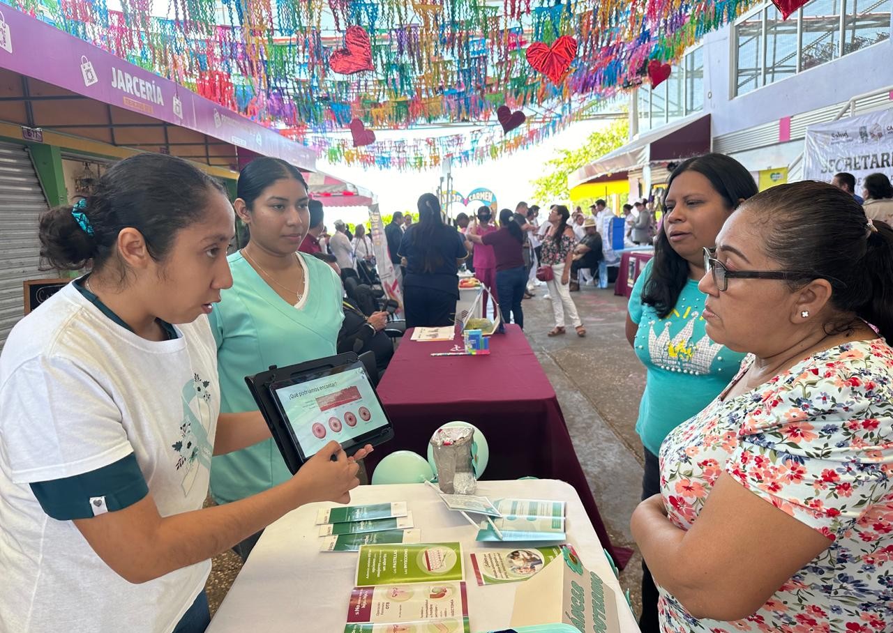 PREVÉN ENFERMEDADES EN MERCADO MUNICIPAL DE CARMEN CON SALUD EN TU BARRIO