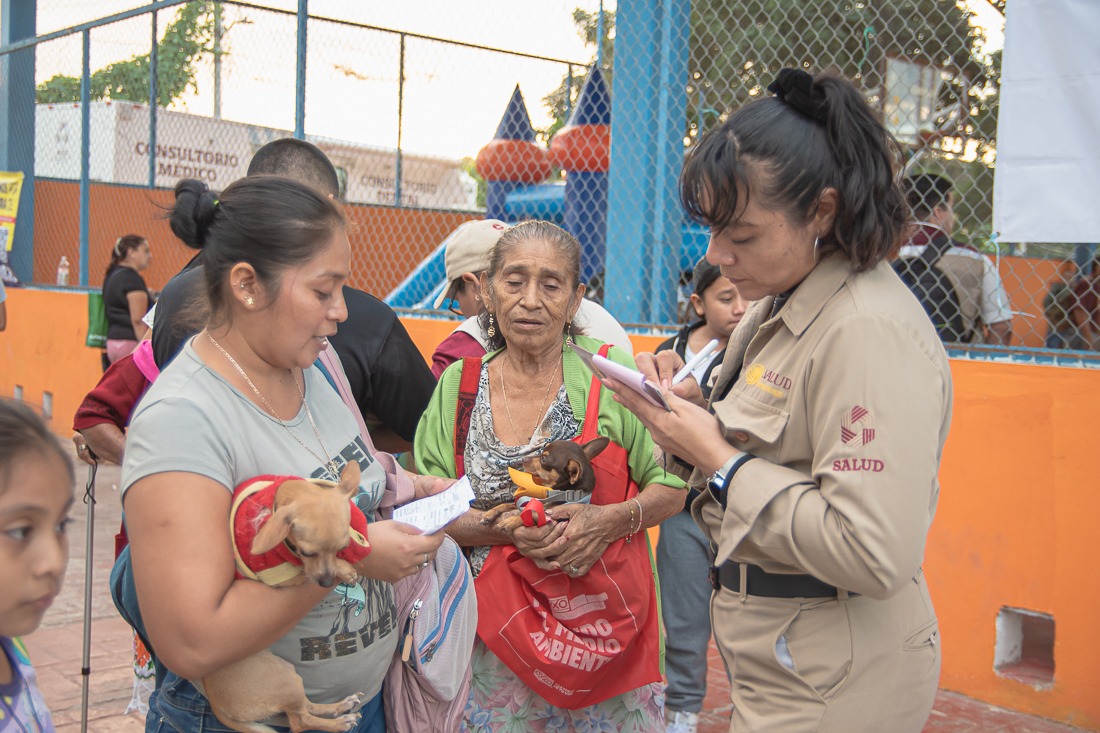 RECIBEN SERVICIOS GRATIS, FAMILIAS DE MINAS CON SALUD EN TU BARRIO