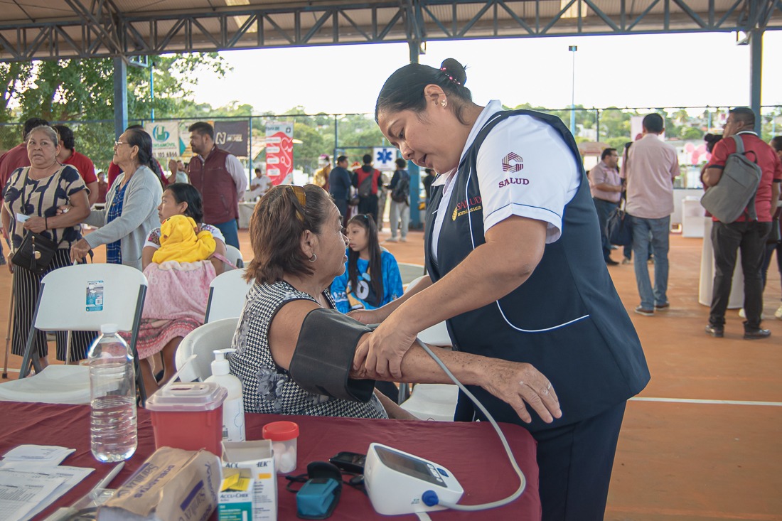 RECIBEN SERVICIOS GRATIS, FAMILIAS DE MINAS CON SALUD EN TU BARRIO
