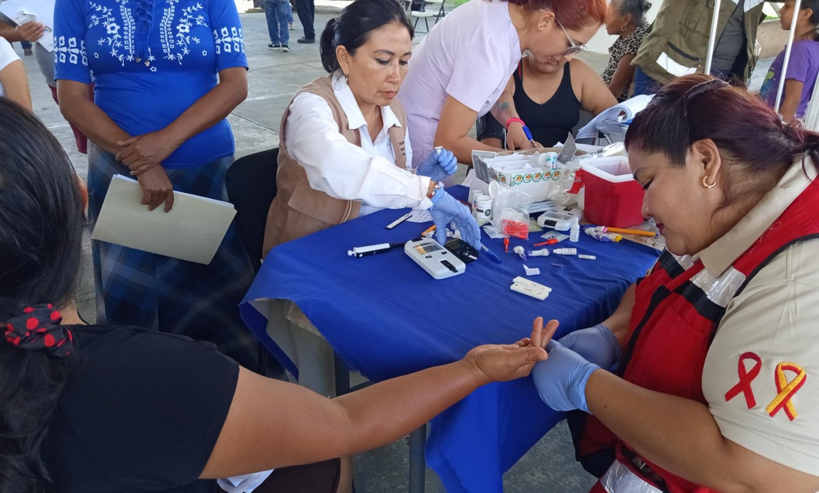 PROTEGEN A HABITANTES DE EL SACRIFICIO CON SALUD EN TU BARRIO