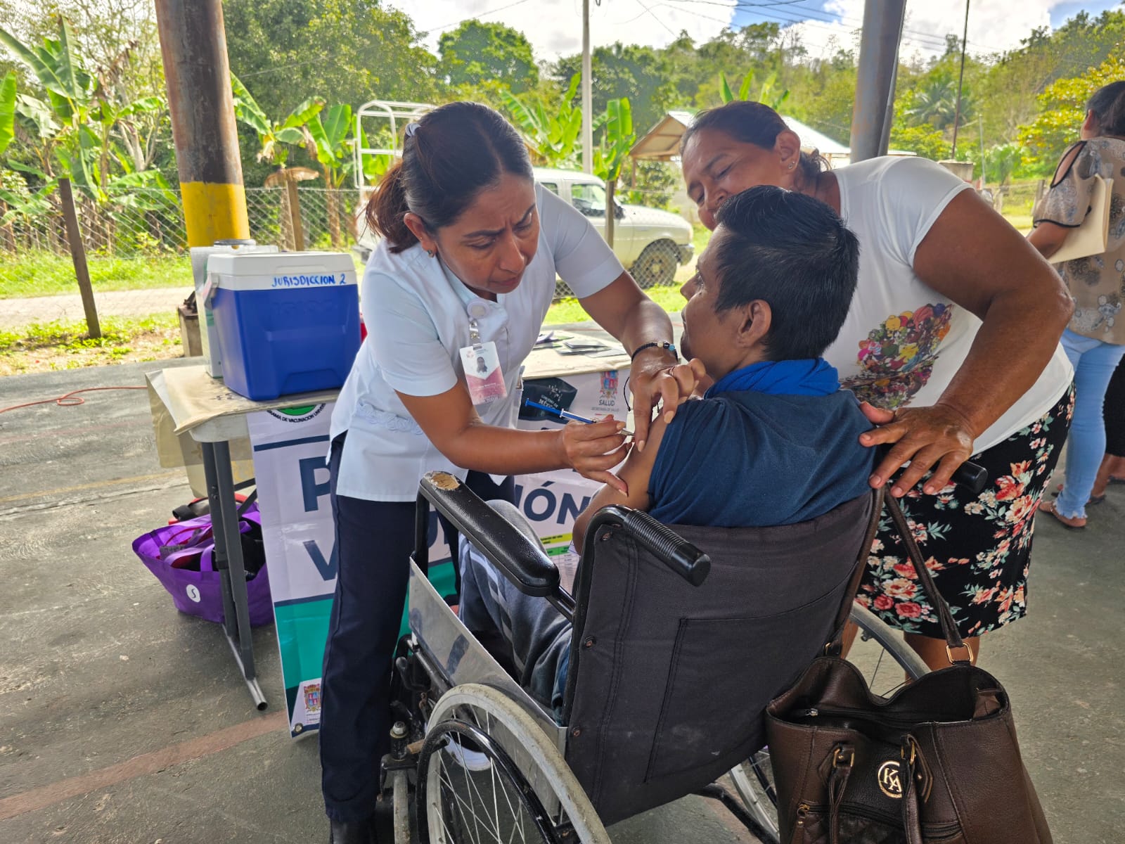 PROTEGEN A HABITANTES DE EL SACRIFICIO CON SALUD EN TU BARRIO