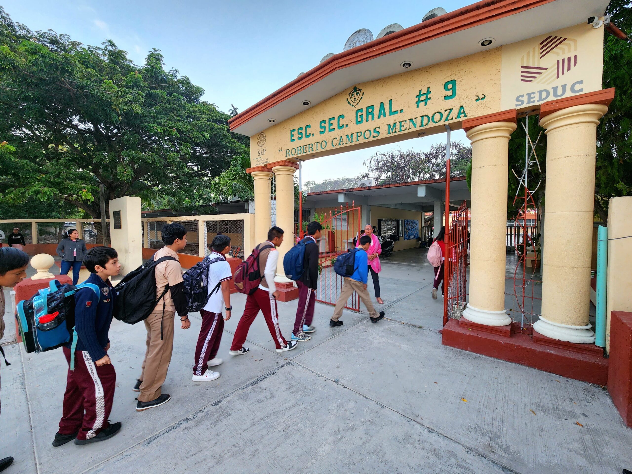 REAFIRMA SECRETARIO DE EDUCACIÓN COMPROMISO DE LA GOBERNADORA DEL ESTADO CON LA EDUCACIÓN EN CAMPECHE