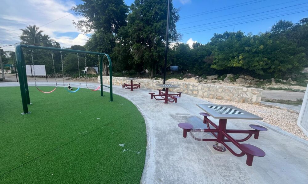 ¡FINALIZÓ LA RECONSTRUCCIÓN DEL PARQUE INFANTIL EN PICH, CAMPECHE!