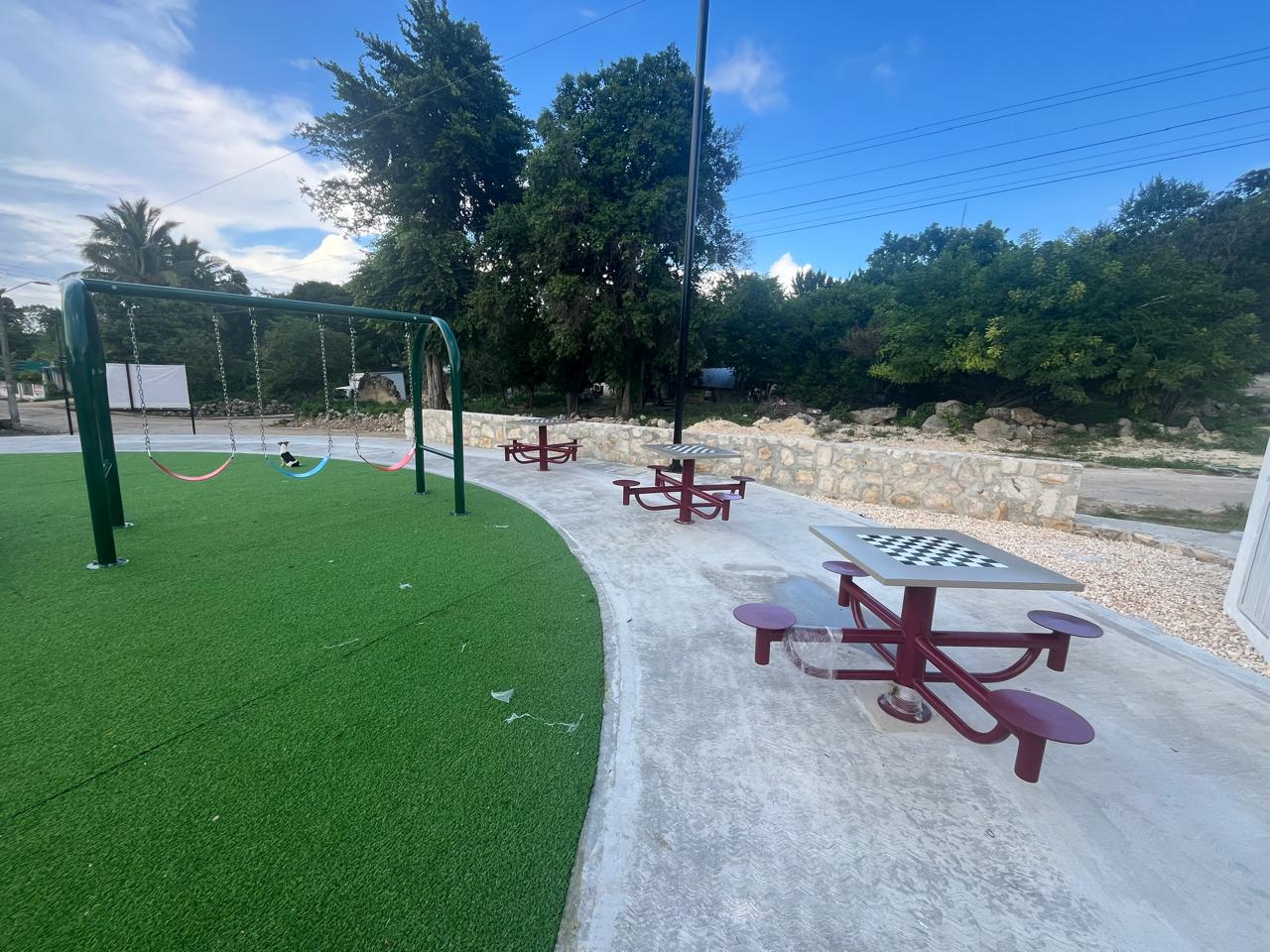 ¡FINALIZÓ LA RECONSTRUCCIÓN DEL PARQUE INFANTIL EN PICH, CAMPECHE!