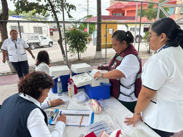 ATENCIÓN MÉDICA GRATIS EN CARMEN, CON SALUD EN TU BARRIO