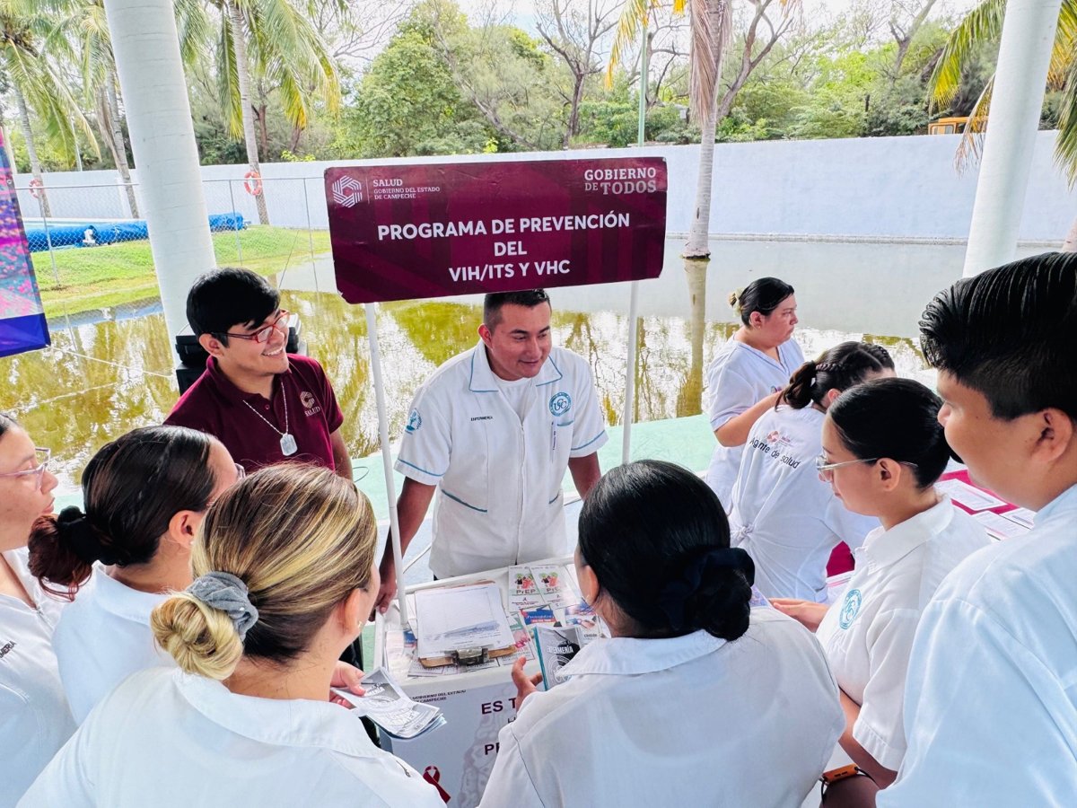 BRINDAN ATENCIÓN INTEGRAL A JÓVENES DEL CETMAR 29 DE CARMEN CON SALUD EN TU BARRIO