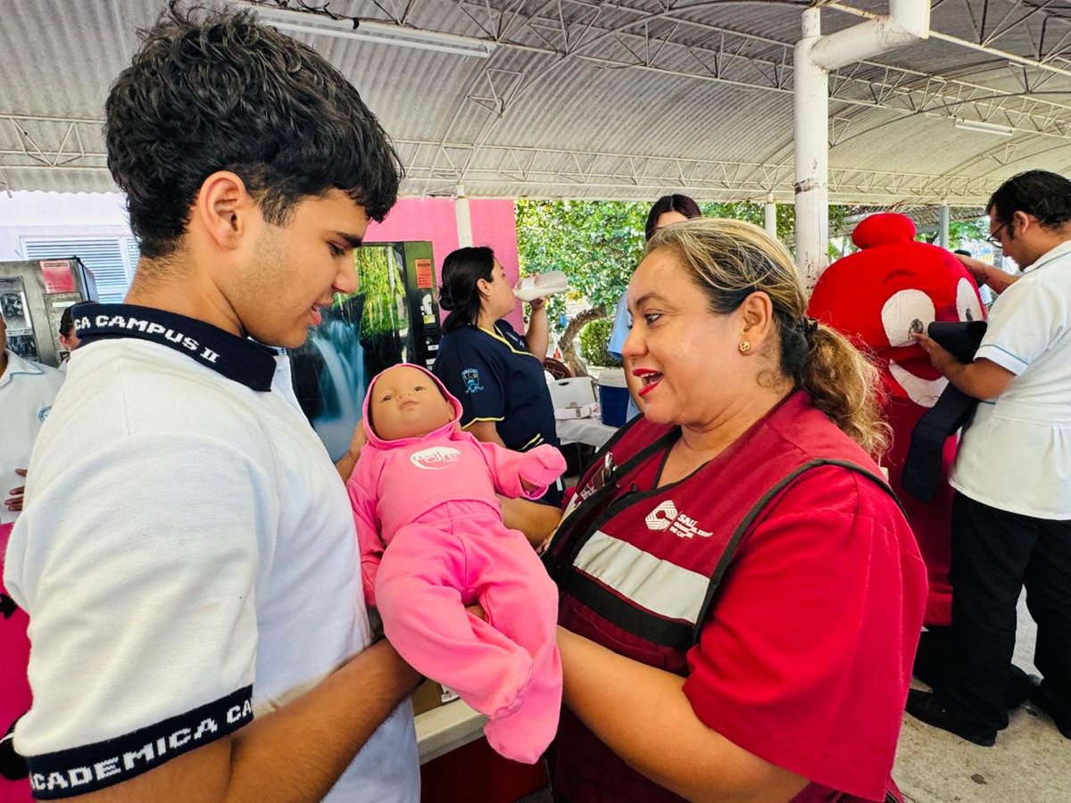 LLEVAN SERVICIOS GRATUITOS A LA UNACAR CON SALUD EN TU BARRIO