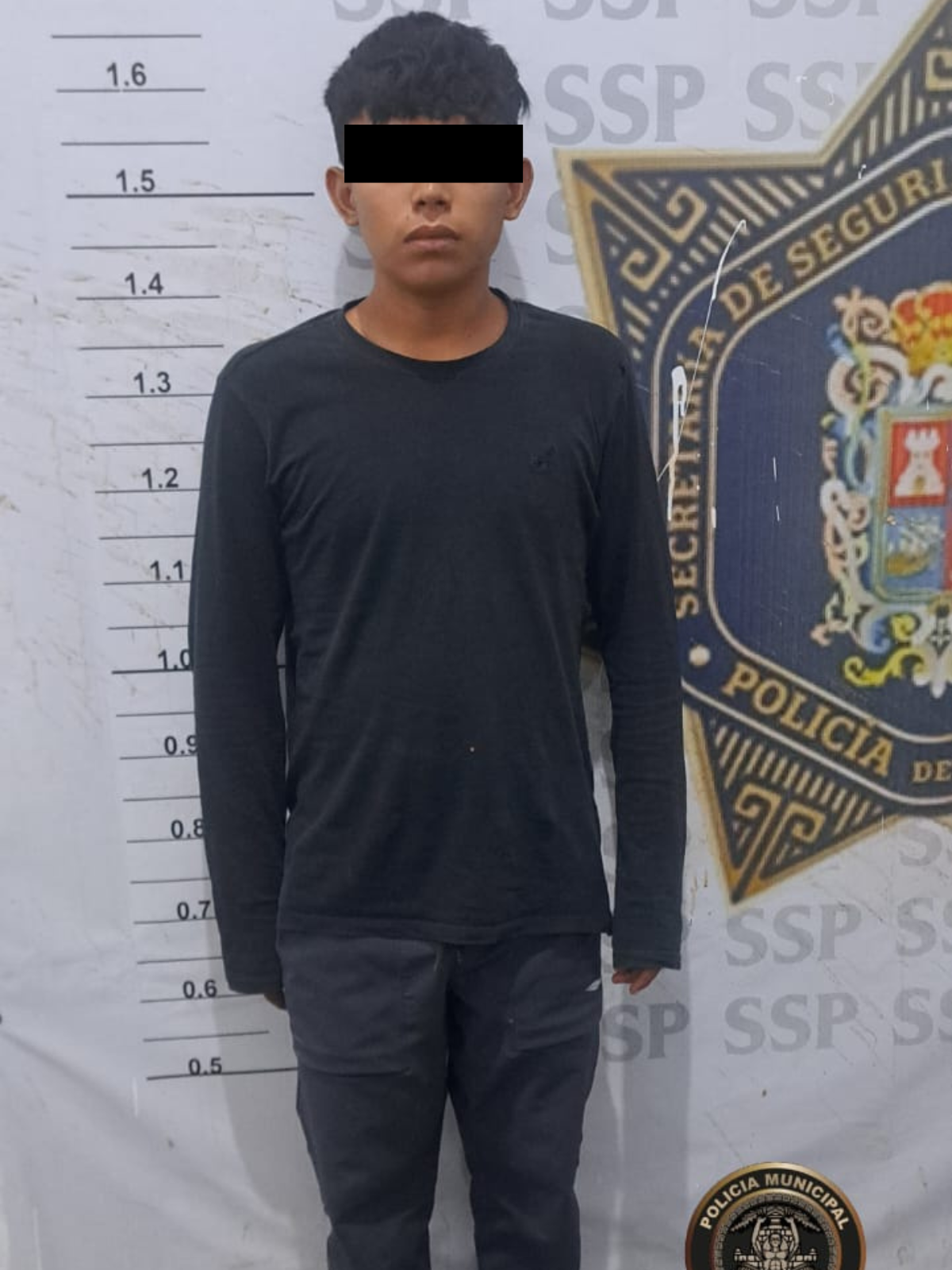 POLICÍA MUNICIPAL DE CALKINÍ ASEGURA A DOS SUJETOS POR PRESUNTAMENTE ESCANDALIZAR EN LA VÍA PÚBLICA