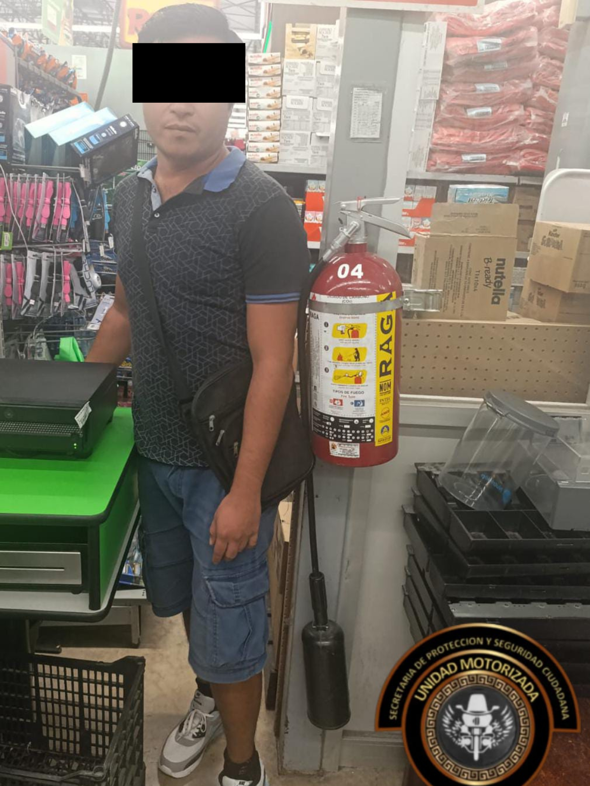 SPSC ASEGURA A SUJETO EN SUPERMERCADO DE LA CAPITAL DEL ESTADO